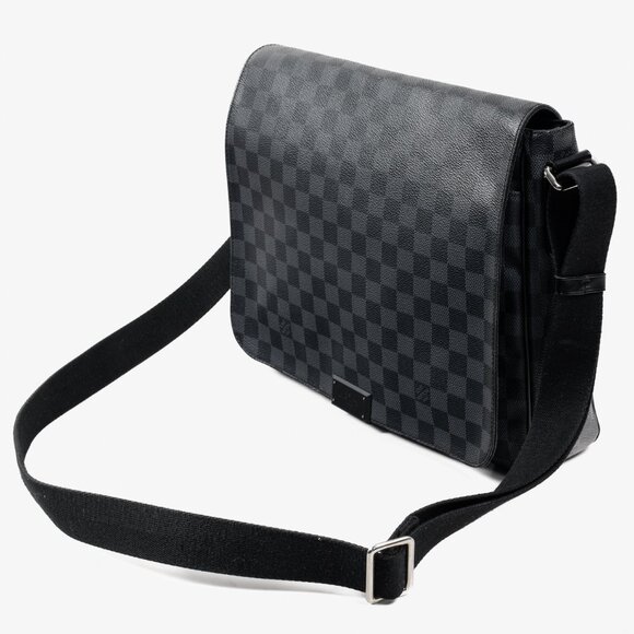 Louis Vuitton Graphite Damier District MM Cross Body Bag - Picture 2 of 13